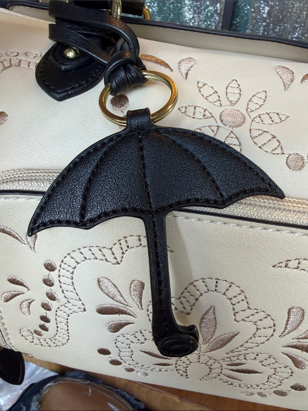 Danielle Nicole Ultra Rare Hard to Find Disney x Mary Poppins East End Satchel - Picture 12 of 16